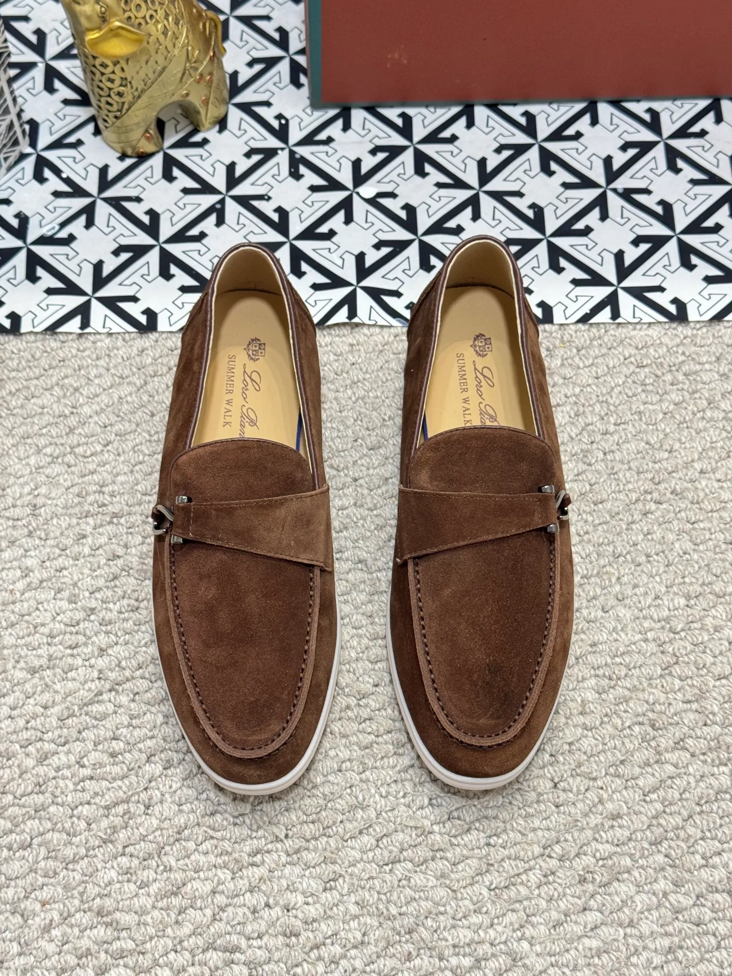 Men's men's shoes 💰380 [New model] 🍓🍓Loro Piana - LP couple model. The new moccasins are made of water-repellent treated suede uppers with rubber soles, a classic. The complex craftsmanship and meticulous structure make the shoes light and soft, allowing you to walk comfortably and freely. Perfect for wearing at the beach or out in the water during the summer. Size: 35-44 (45 customized